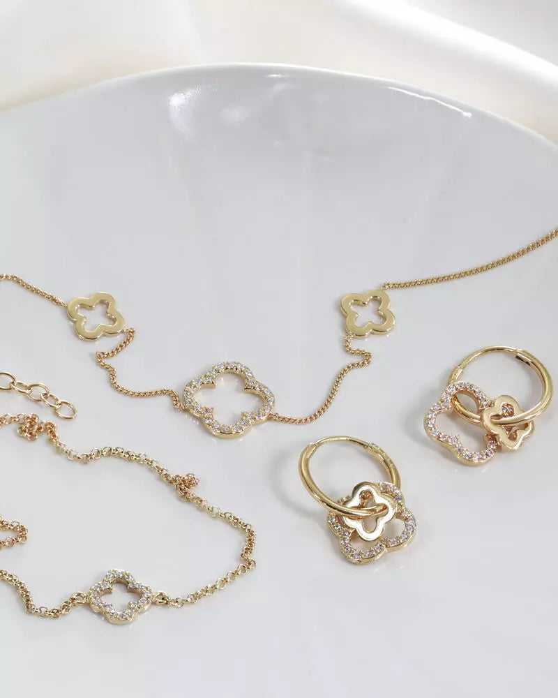 Schmuck in modernem Kleeblatt Design