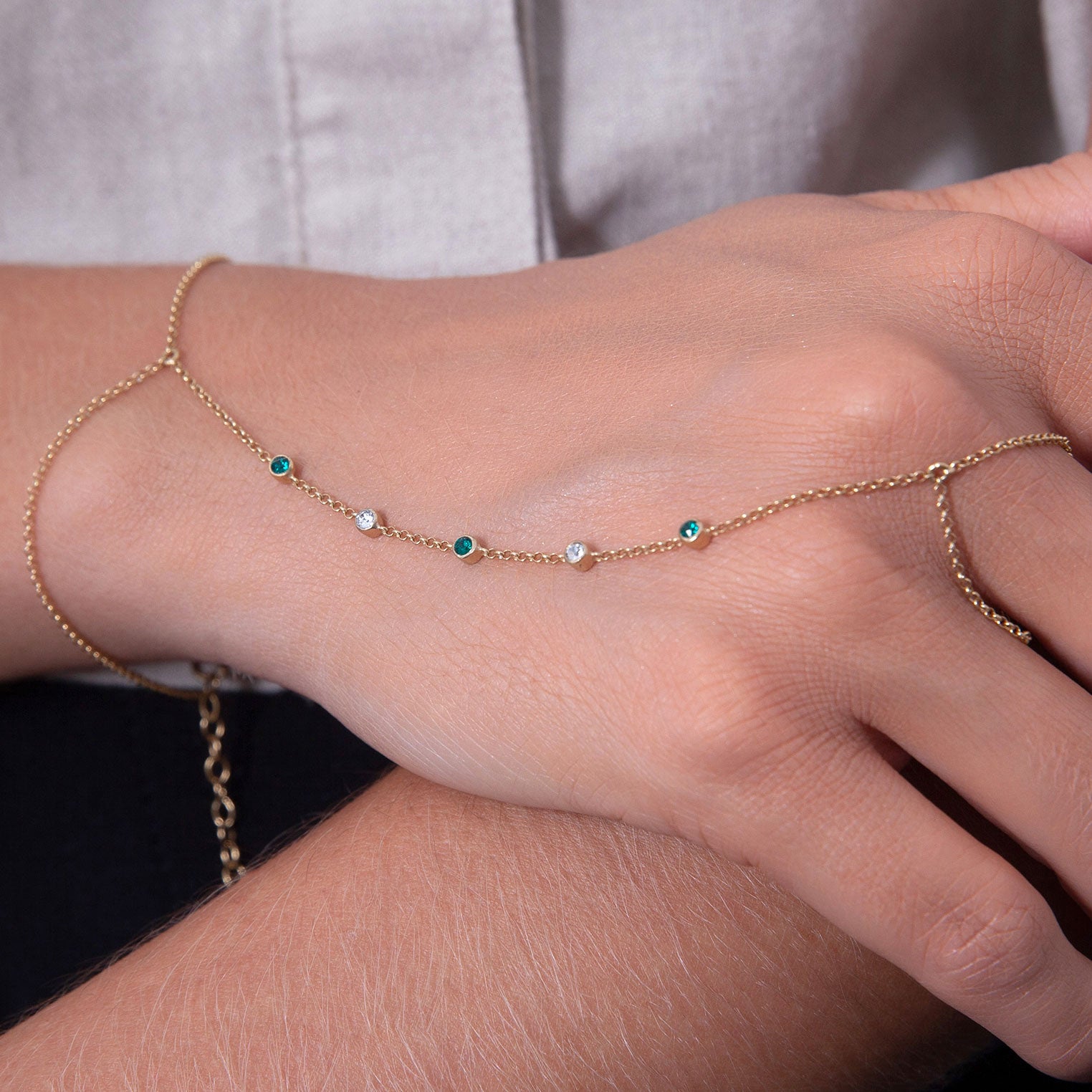 Grün - Elli | Armband Handchain | Kristalle (Grün) | 925er Sterling Silber Vergoldet