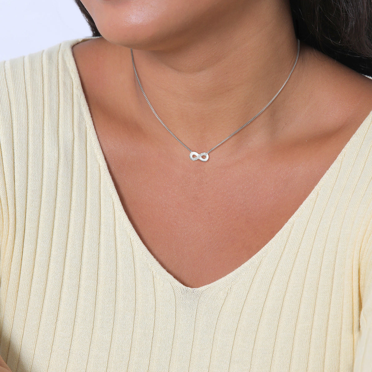 Silber - Elli | Halskette Infinity Anhänger | Mit Kristallen von Swarovski® (Weiß) | 925er Sterling Silber