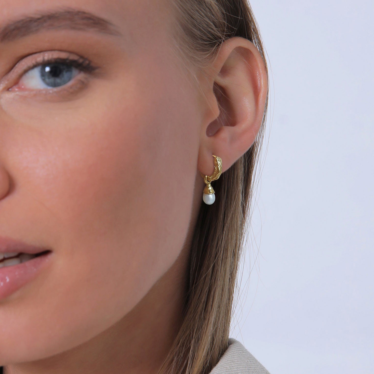 Gold - Elli PREMIUM | Creolen Organic | Süßwasserperle | 925er Sterling Silber vergoldet