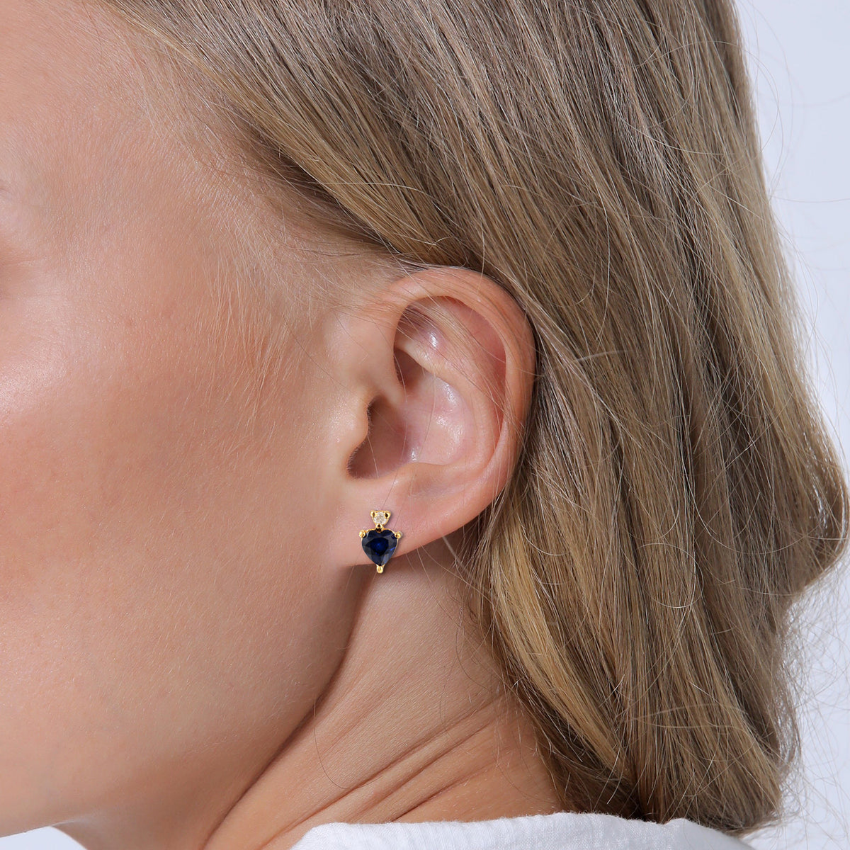 Gold - Elli DIAMONDS | Ohrstecker Herz | Laborgezüchteter Diamant (0.008 ct) & Saphir (Blau) | 925 Sterling Silber vergoldet