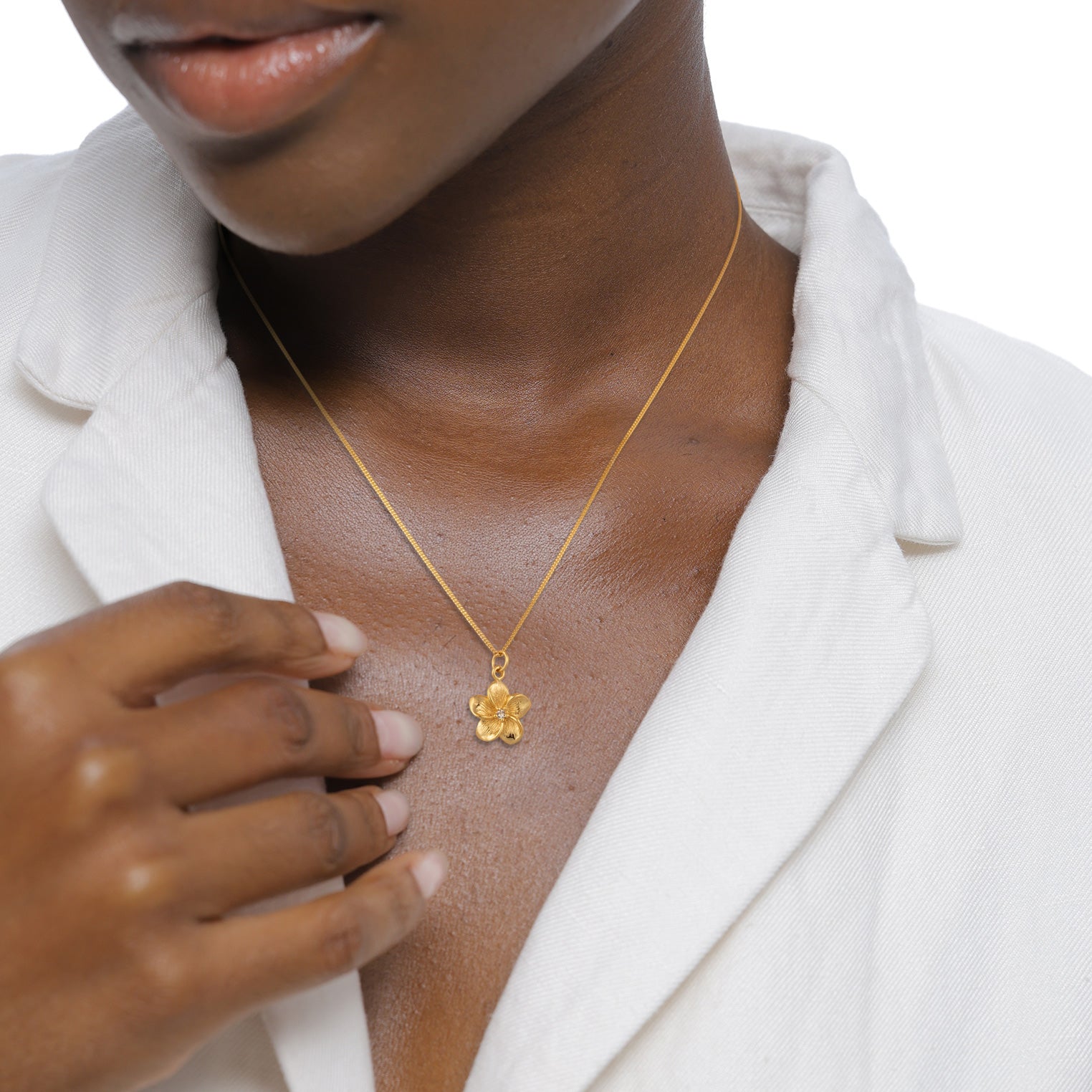 Gold - Elli | Halskette Frangipani Anhänger | Mit Kristallen von Swarovski® (Weiß) | 925 Sterling Silber vergoldet