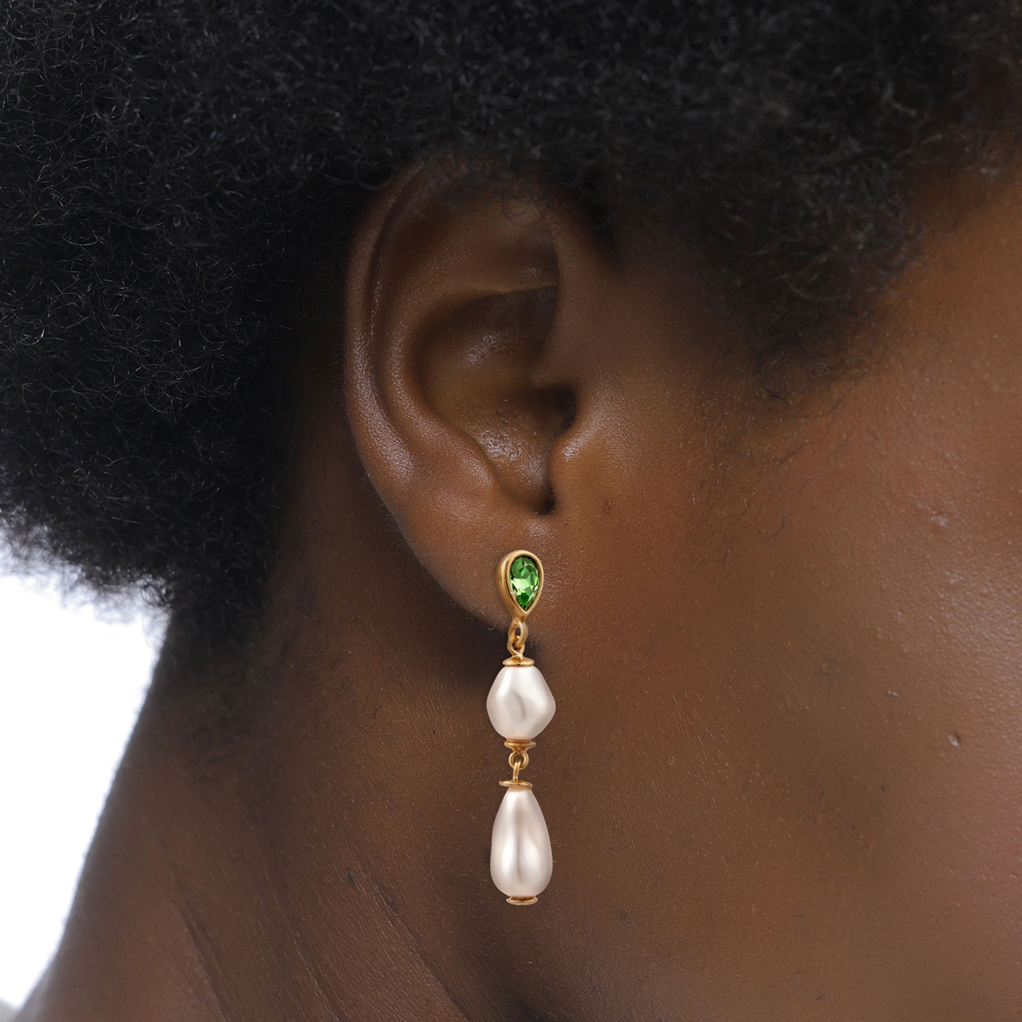 Gold - Elli | Ohrstecker Tropfen | Mit Kristallen von Swarovski® (Hellgrün) & Synthetische Perle | 925 Sterling Silber vergoldet