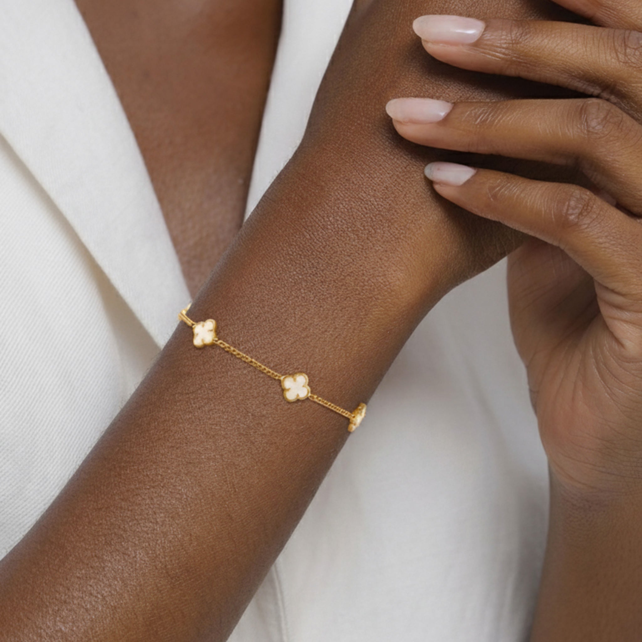 Gold - Elli | Armband Kleeblatt | Emaille (Weiß) | 925 Sterling Silber vergoldet