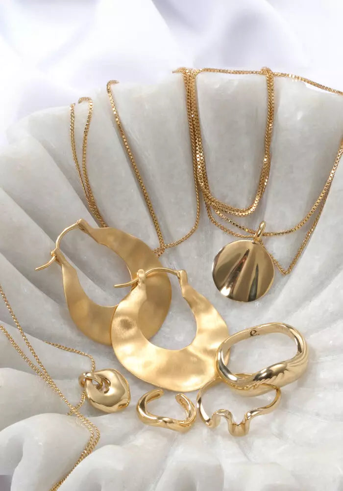 Schmuck in organischen Formen 