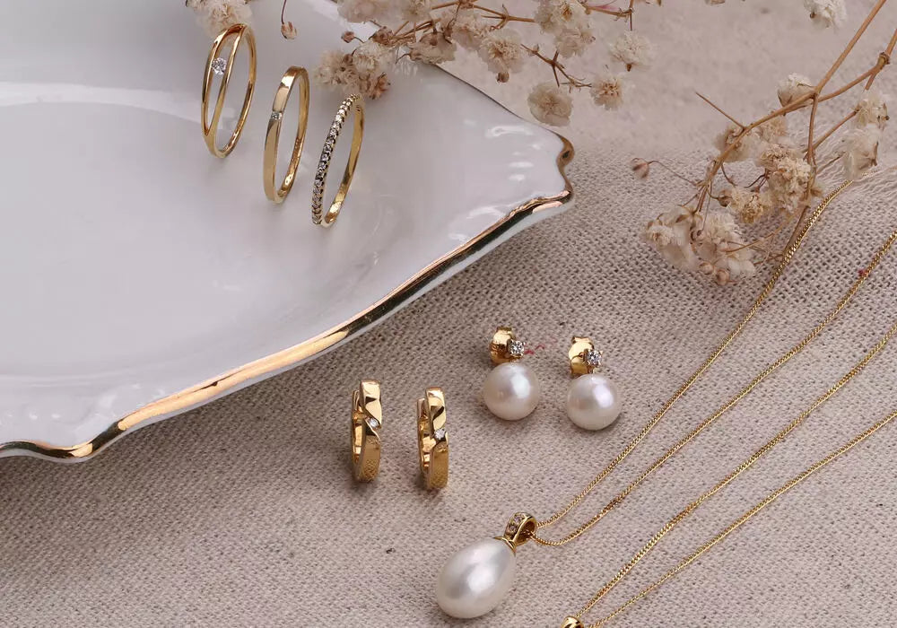 Schmuck mit Perlen & Diamanten 